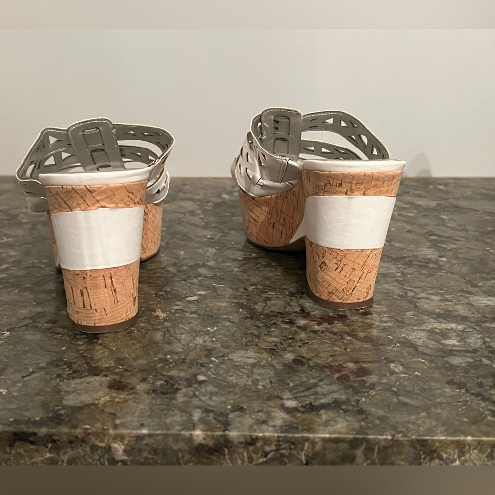 SOLD - Guess Women’s Mules.  White, size 7.5 - Picture 4 of 5